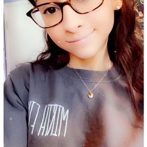 Meet your Posher, Mia